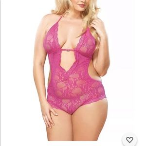 New Leg Avenue Women's Sexy Lingerie Stretch Lace Deep-V Halter Teddy Plus 1Size